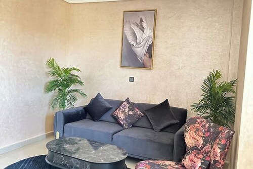 Hoodhouses: Vintage apartment