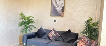 Hoodhouses: Vintage apartment