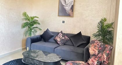 Hoodhouses: Vintage apartment