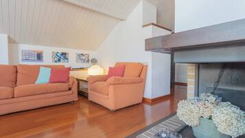 Apartment (3 Bedrooms) | Living area | 32-inch Smart TV with digital channels