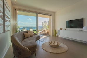 Appartement (1 Bedroom) | Woonruimte | Televisie