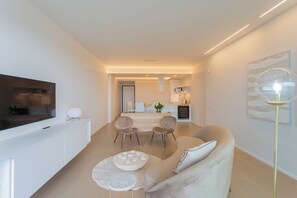 Apartment (1 Bedroom) | Living area | TV - La Vista Bonita by Rent all Como (Como)