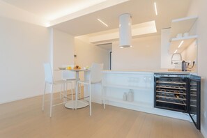 Apartment (1 Bedroom) | Private kitchen | Fridge, microwave, oven, espresso maker - La Vista Bonita by Rent all Como (Como)