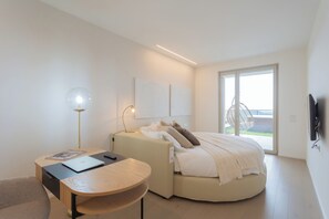 Apartment (1 Bedroom) | 1 bedroom, cribs/infant beds, bed sheets - La Vista Bonita by Rent all Como (Como)