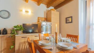 Appartamento (2 Bedrooms) | Sala da pranzo