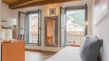 Appartamento (2 Bedrooms) | 2 camere, postazione laptop, ferro/asse da stiro, lenzuola