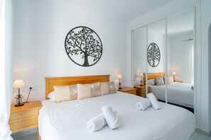 3 عدّة غرف نوم ومكواة/لوح كي وواي فاي مجانًا وملاءات أسرّة