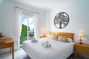 3 chambres, fer et planche à repasser, Wi-Fi gratuit, draps fournis