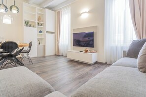 Apartment (1 Bedroom) | Living area