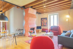 公寓 (2 Bedrooms) | 客廳 | 32 吋智能電視連數碼電視頻道