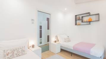 Apartment (2 Bedrooms) | 2 bedrooms, laptop workspace, iron/ironing board, cribs/infant beds