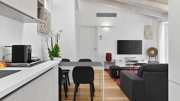 Apartment (2 Bedrooms) | Living area