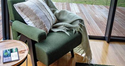 Waterfront Luxury Farm Studio situated on the Gippsland Lakes, Victoria.