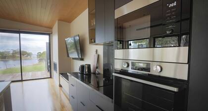 Waterfront Luxury Farm Studio situated on the Gippsland Lakes, Victoria.