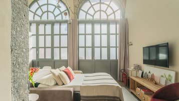 1 bedroom, iron/ironing board, cribs/infant beds, bed sheets