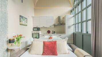 Fridge, oven, espresso maker, electric kettle