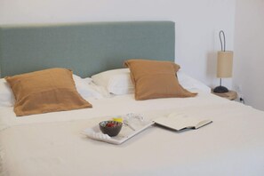 2 bedrooms, iron/ironing board, travel cot, free WiFi