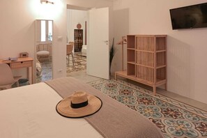 2 habitaciones, tabla de planchar con plancha y cuna de viaje 