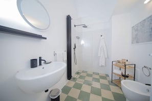 Hair dryer, towels