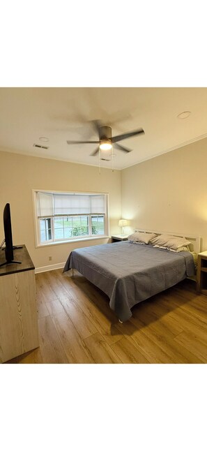 4 Schlafzimmer, Schreibtisch, Bügeleisen/Bügelbrett, kostenloses WLAN