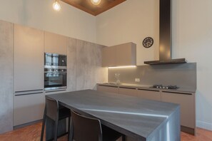 Apartment (2 Bedrooms) | Private kitchenette