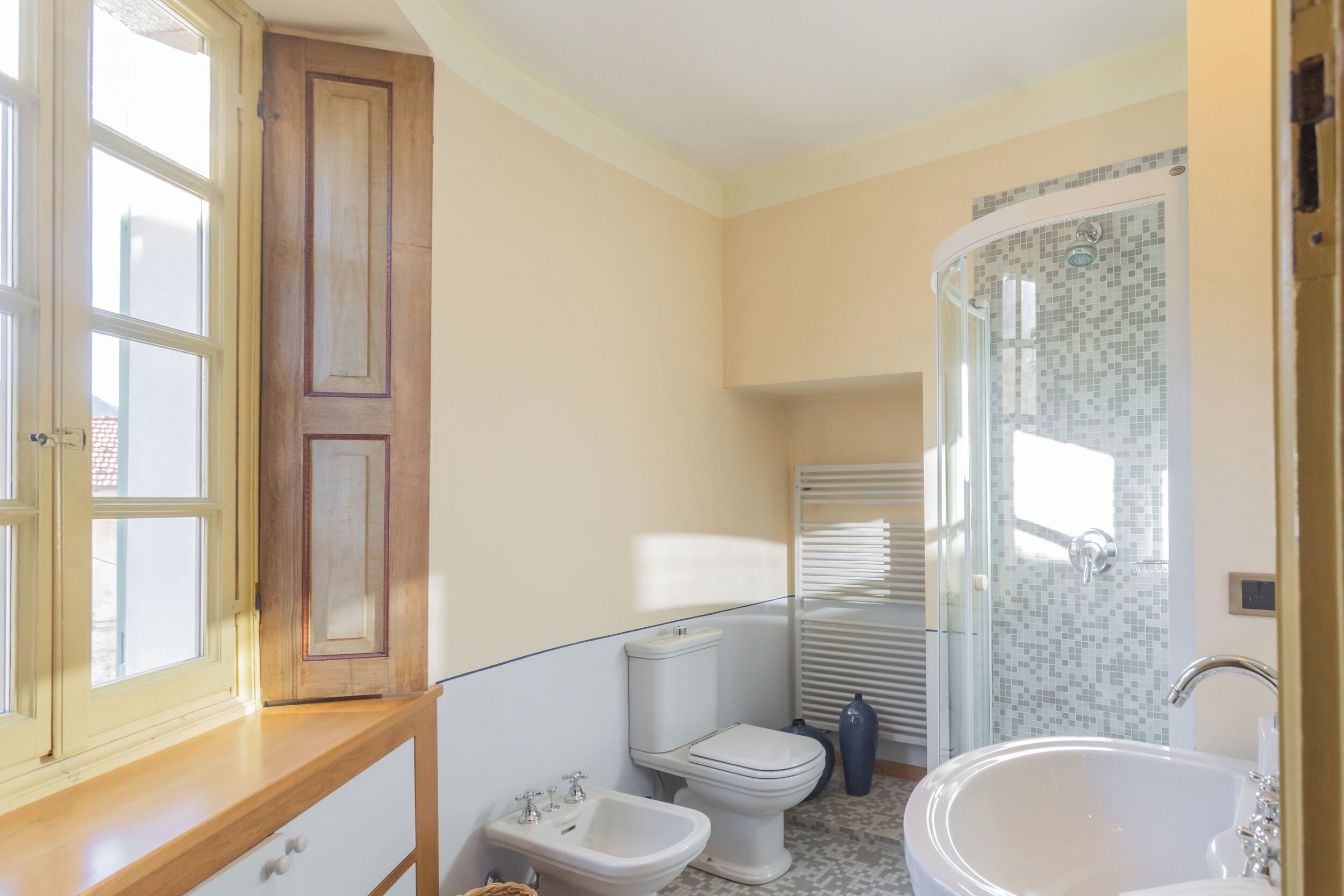 Villa (5 Bedrooms) | Baño | Tina y regadera independientes, bidet, toallas, jabón 