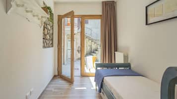 apartman (3 Bedrooms) | 3 hálószoba, laptophoz jól használható munkafelület és ágynemű