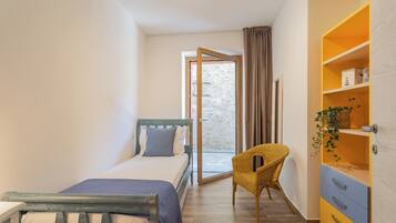 Apartment (3 Bedrooms) | 3 bedrooms, laptop workspace, bed sheets