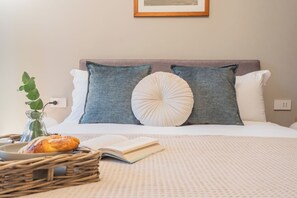 1 bedroom, laptop workspace, iron/ironing board, bed sheets - V. Suite on Lake Como by Rent all Como (Como)