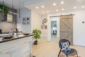 Lägenhet (1 Bedroom) | Eget kök | Ugn, espressobryggare, vattenkokare och barnstol