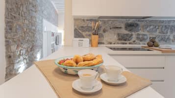 Apartment (2 Bedrooms) | Esszimmer