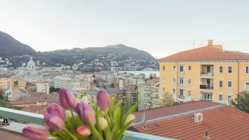 Vue sur la ville depuis lâhĂ©bergement