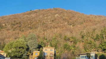 Vue sur la ville depuis lâhĂ©bergement