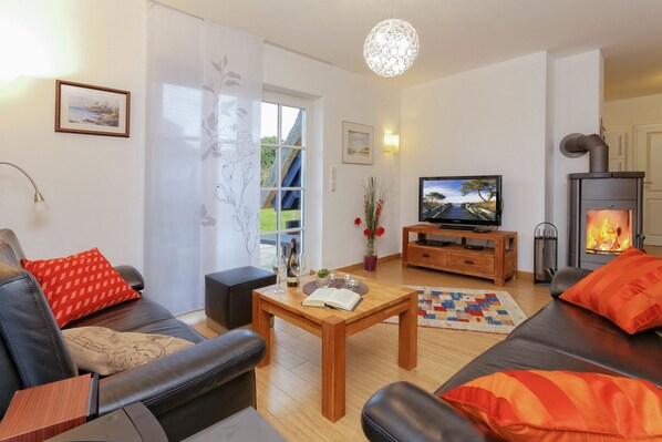 TV, fireplace, DVD player, stereo