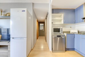 Frigorifero, microonde, forno, lavastoviglie