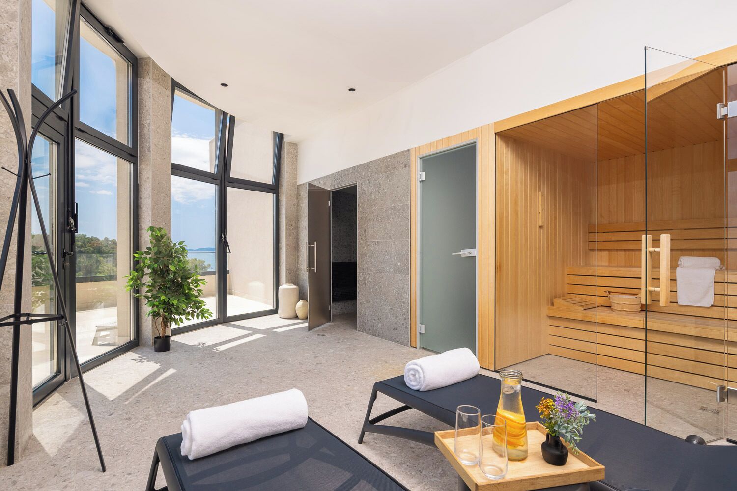 Sauna, Whirlpool, Dampfbad, Massageanwendungen