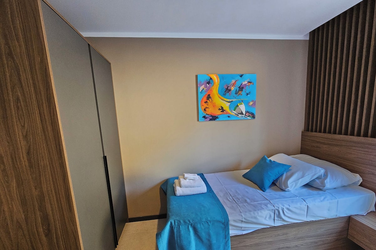 Premium suite with balcony | Minibaari, työpöytä, äänieristys, ilmainen Wi-Fi