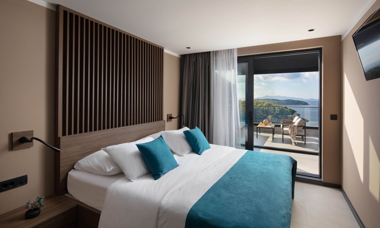 Luxury suite with sea view balcony and private whirlpool | Frigobar, escrivaninha, quartos à prova de som, Wi-Fi de cortesia