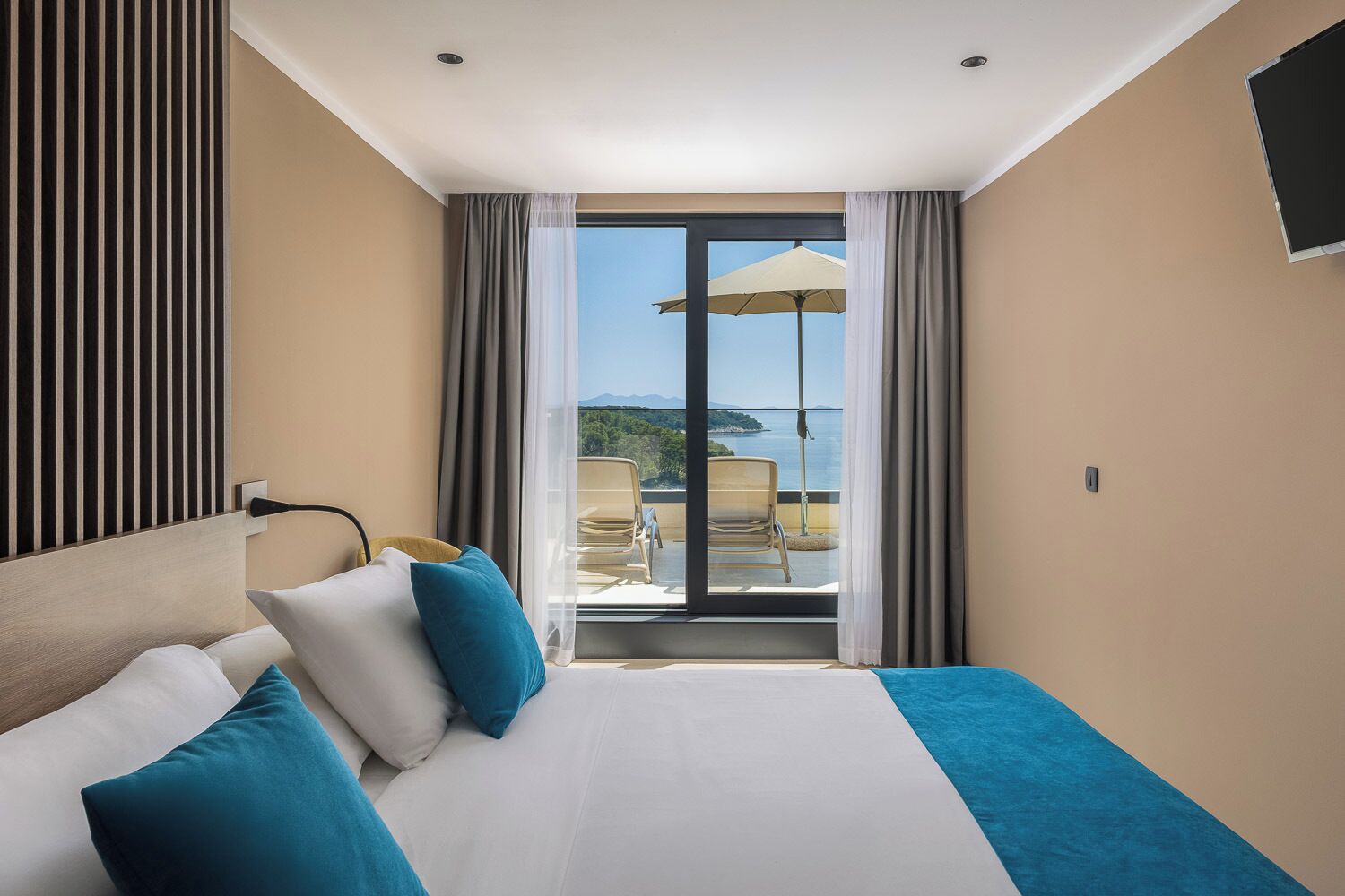 Superior suite with sea view balcony and private whirlpool | Minibar, skrivebord, lydisolert og wi-fi (inkludert)