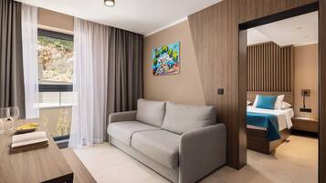 Classic suite | Minibar, desk, soundproofing, WiFi (free)
