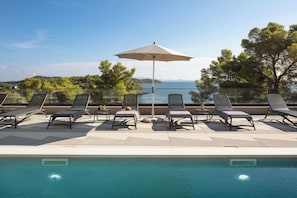 Seasonal outdoor pool - Aminess Alfir Hotel (Blato)