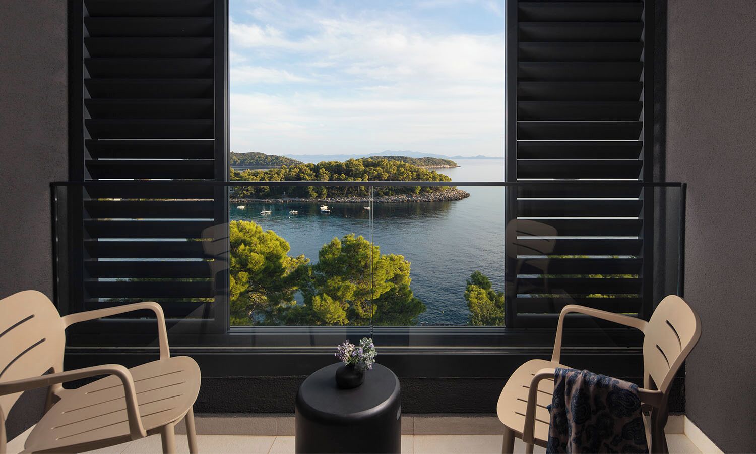 Superior suite with sea view balcony | Terassi/patio
