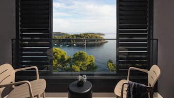 Superior suite with sea view balcony | Terassi/patio