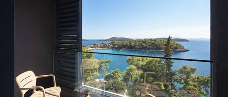 Superior suite with sea view balcony | View from room