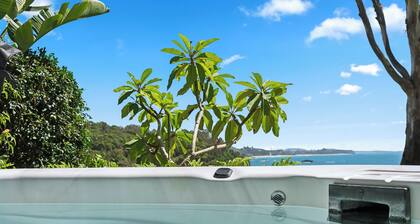 Solara Luxury Coastal Escape with Ocean Views in Coffs Harbour