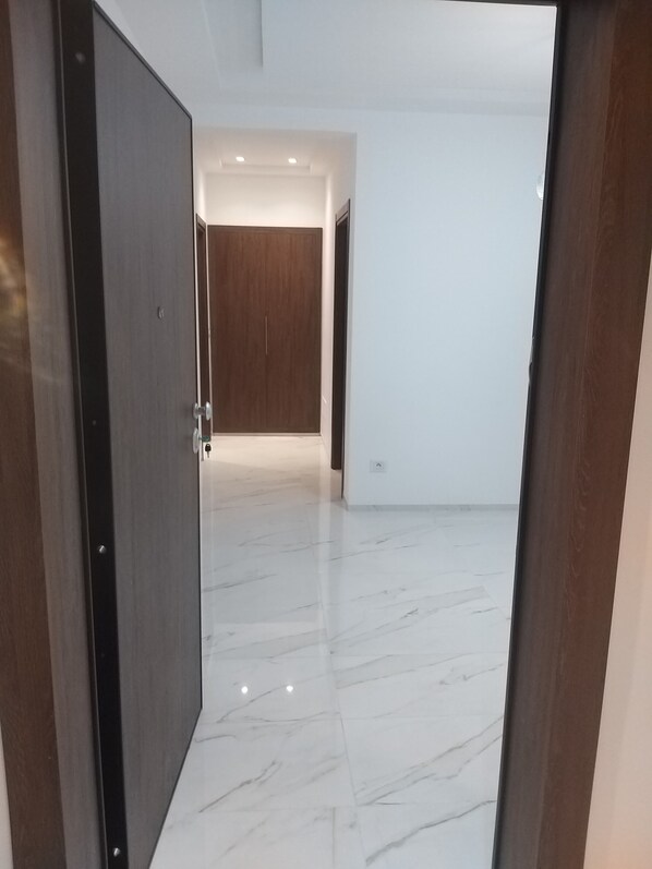 Interior - To rent a ground floor S+1 apartment in a new residence (Ariana)