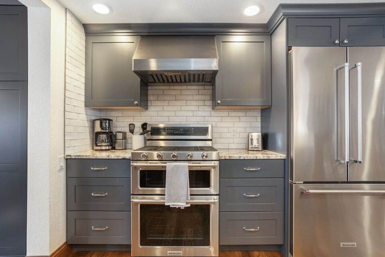 Refrigerador, microondas, horno, placa de cocina