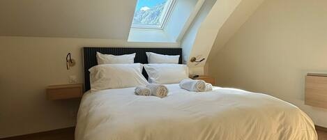 3 habitaciones, tabla de planchar con plancha, wifi y ropa de cama