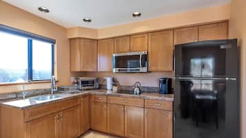 Tủ lạnh, lò vi sóng, lò nướng, bếp nấu