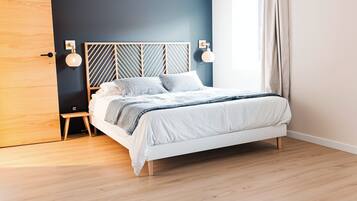 9 bedrooms, iron/ironing board, WiFi, bed sheets